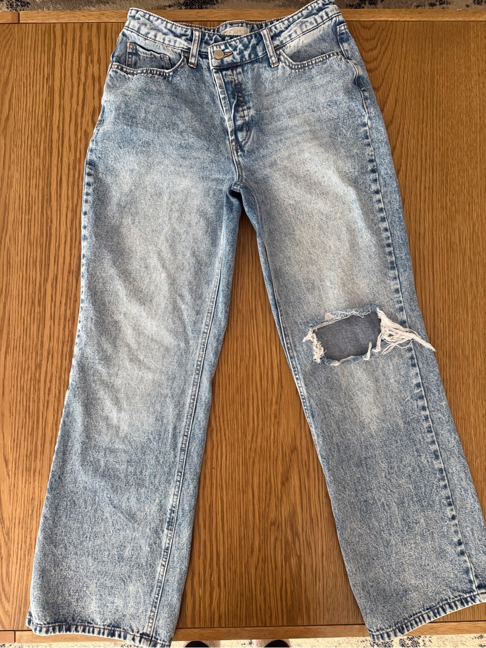 Altar'd State Light Blue Straight-Leg Distressed Jeans